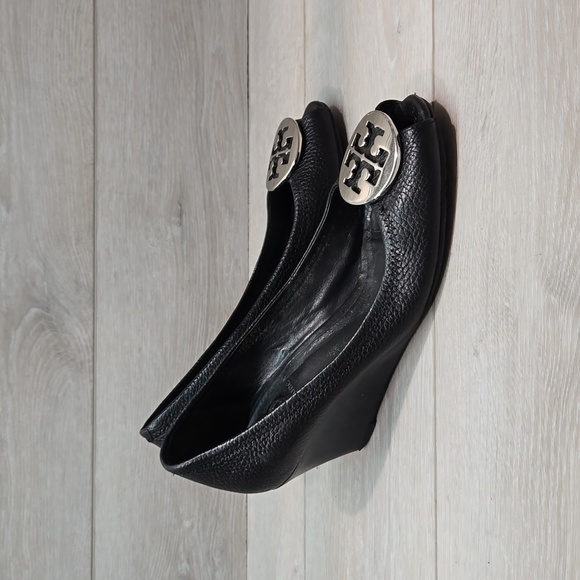 Tory Burch Womens Leather Logo Wedge Sandals shoes sz 7 - Picture 1 of 16